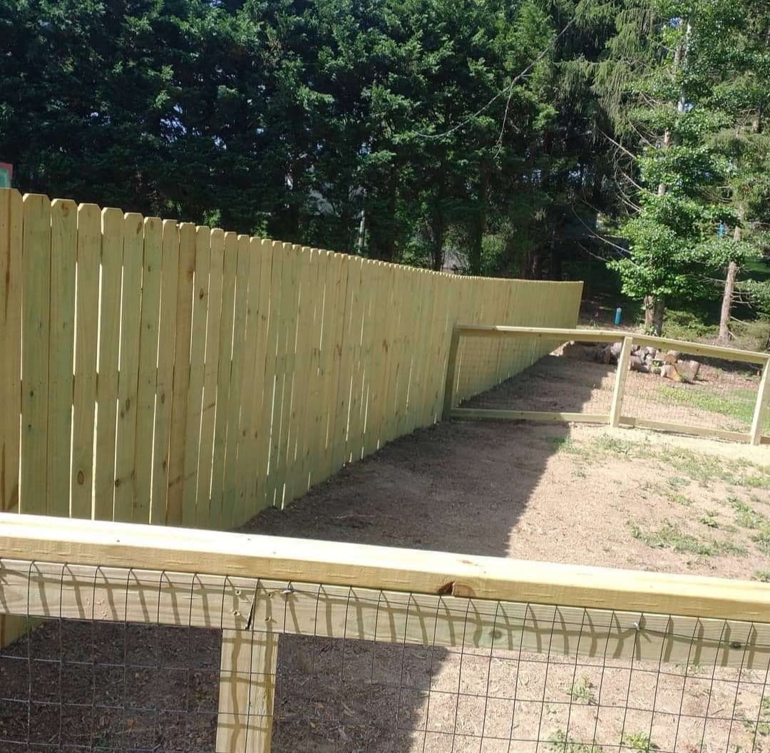 Classic Cedar Picket Fence